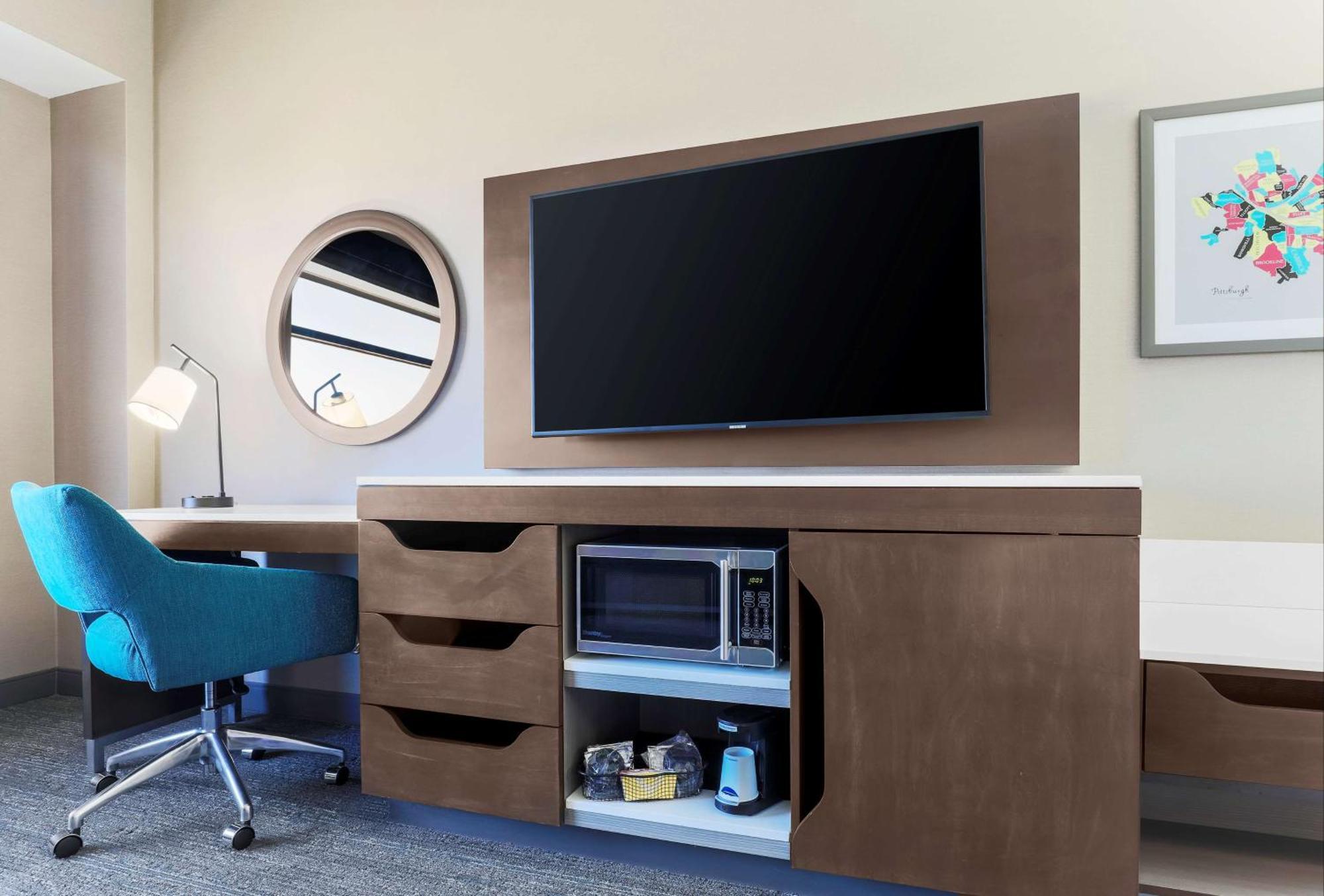 Hampton Inn & Suites Pittsburgh Downtown Экстерьер фото