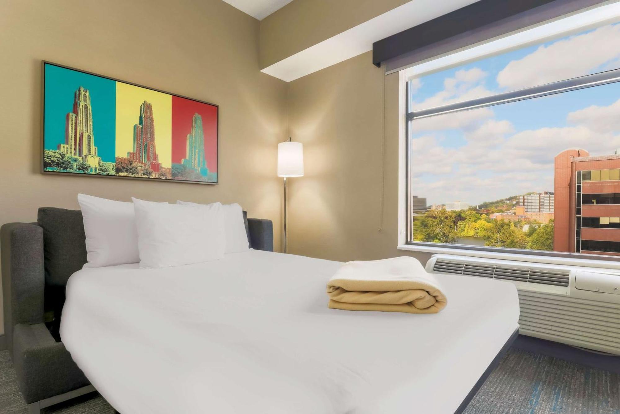 Hampton Inn & Suites Pittsburgh Downtown Экстерьер фото