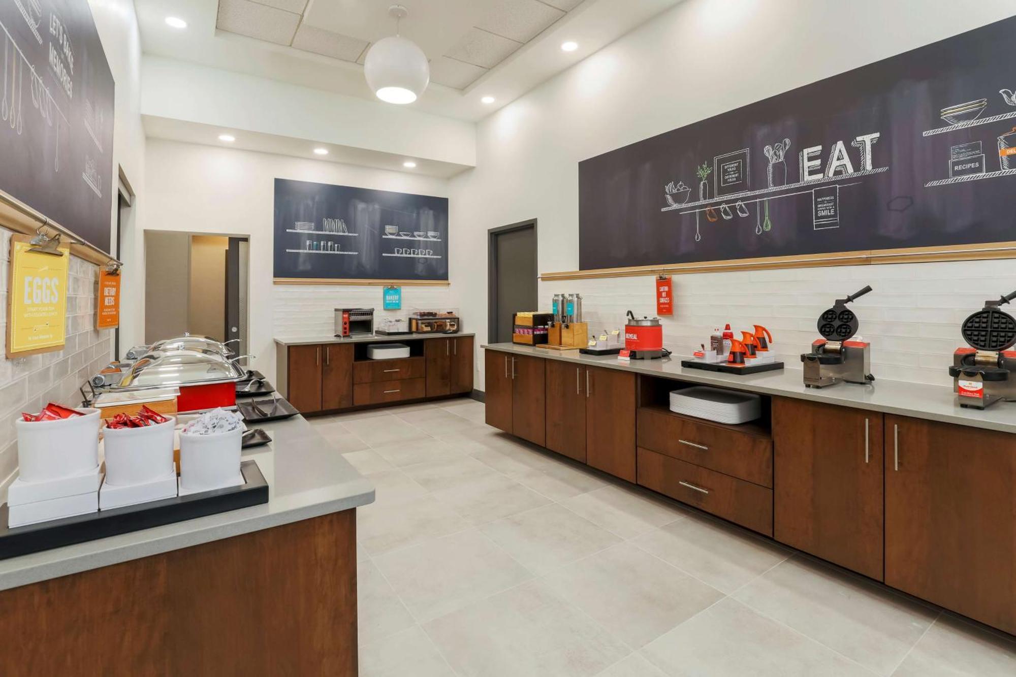 Hampton Inn & Suites Pittsburgh Downtown Экстерьер фото