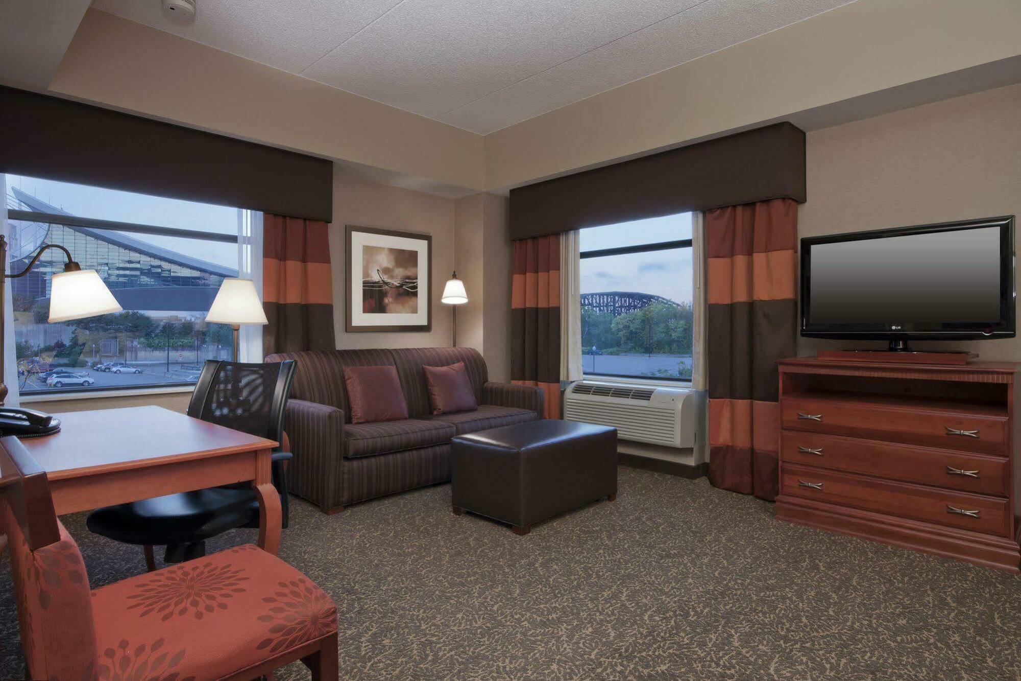 Hampton Inn & Suites Pittsburgh Downtown Экстерьер фото